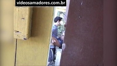 Voyeur filma jovens casais fodendo até descobrir as filmagens