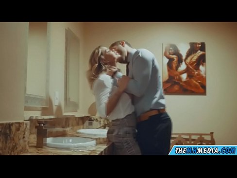 ❤️ Quando uma loira peituda o seduz em um banheiro público ❤ Sexo em nós pt-br.pornoklinge.ru